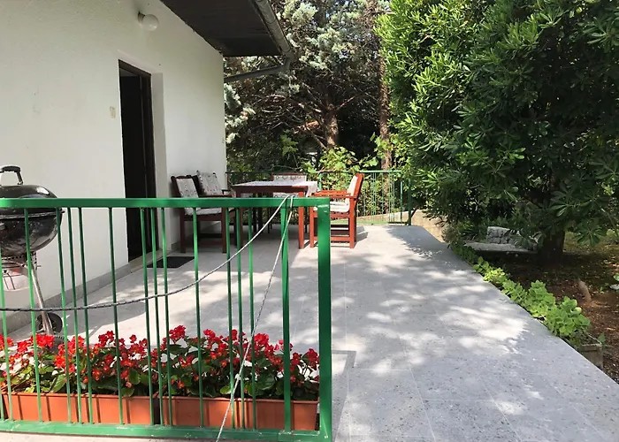 Modern Just 70m From The With Free Parking