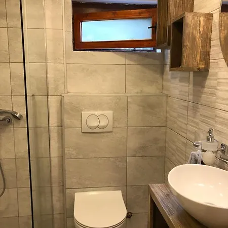 Modern Just 70m From The With Free Parking דירה קריקווניצה