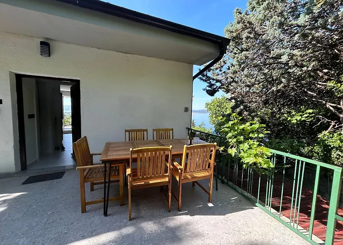 Modern Just 70m From The With Free Parking Apartament Crikvenica